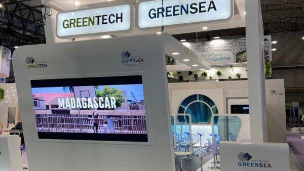 Le stand de Greentech sur le salon InCosmetics de Barcelone, vue de face