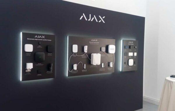 le stand des produits de télésurveillance Ajax Systems