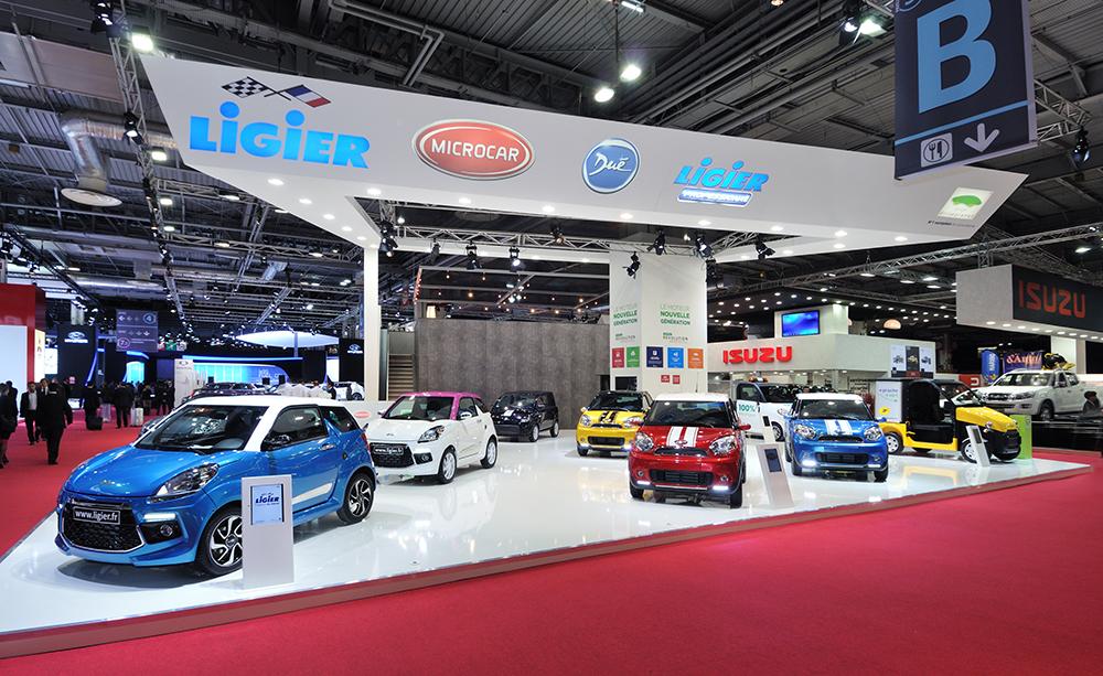 Grand stand sur le mondial de l'automobile à Paris par un standiste pro