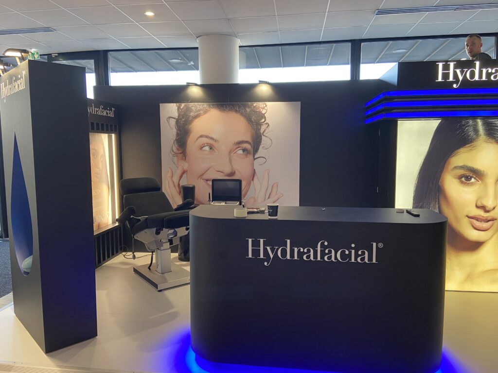 Stand pour hydrafacial pour le congrès SOFCEP de Marseille pour les chirurgiens esthétiques